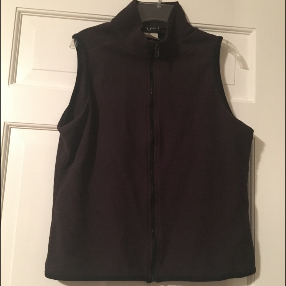 Woman's fleece vest